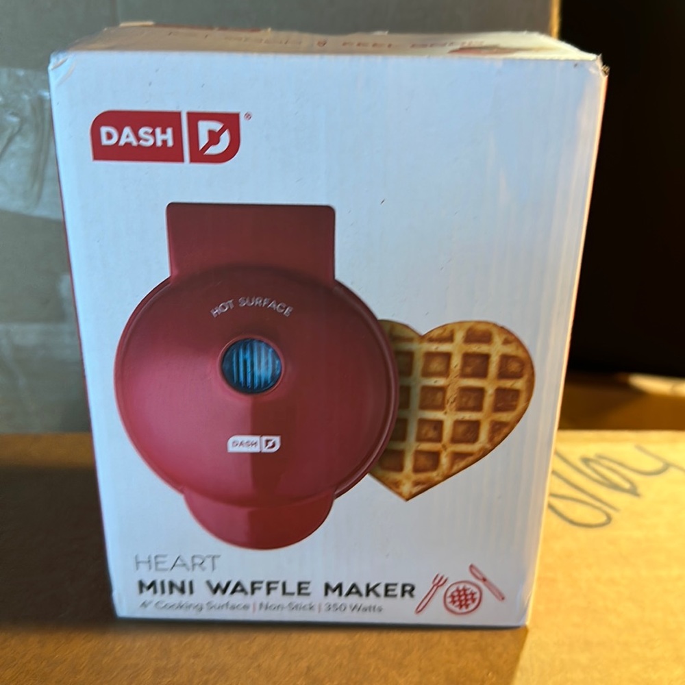 Mini Waffle Maker Heart New